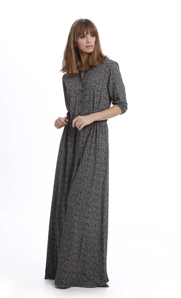 A soft flowing printed nightgown impeccably designed. Twinned with the perfect little black cardigan for 24 hours of effortless perfection.