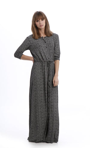 A soft flowing printed nightgown impeccably designed. Twinned with the perfect little black cardigan for 24 hours of effortless perfection.